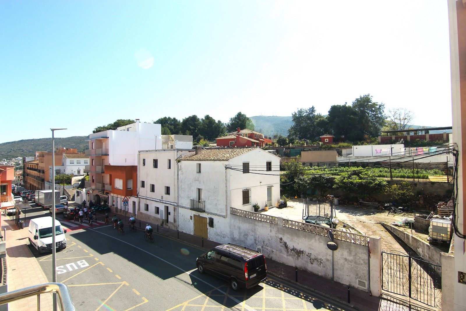 Wohnung zum Verkauf mit 4 Zimmern und großer Terrasse im Zentrum von Benitatxell.