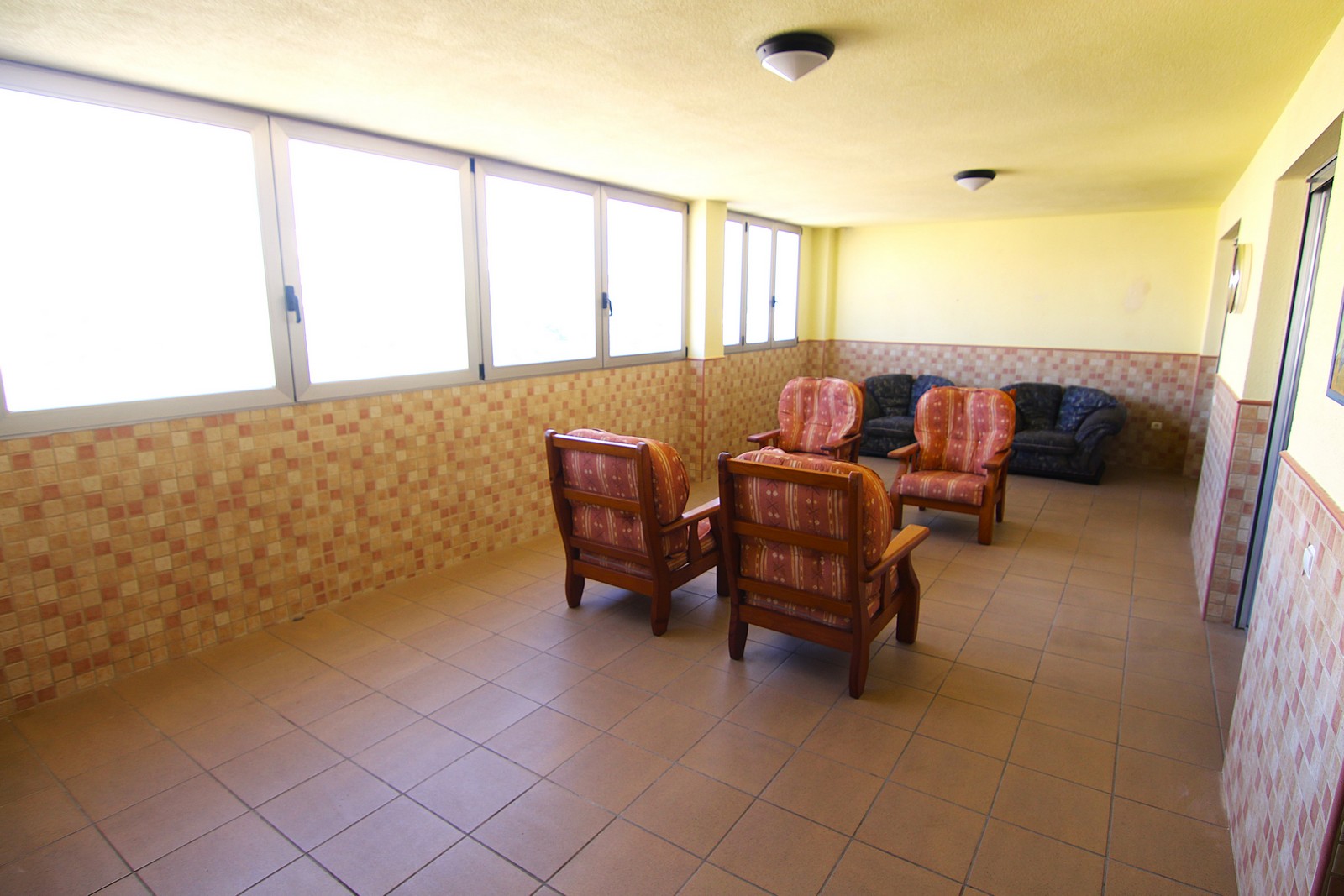 Wohnung zum Verkauf mit 4 Zimmern und großer Terrasse im Zentrum von Benitatxell.