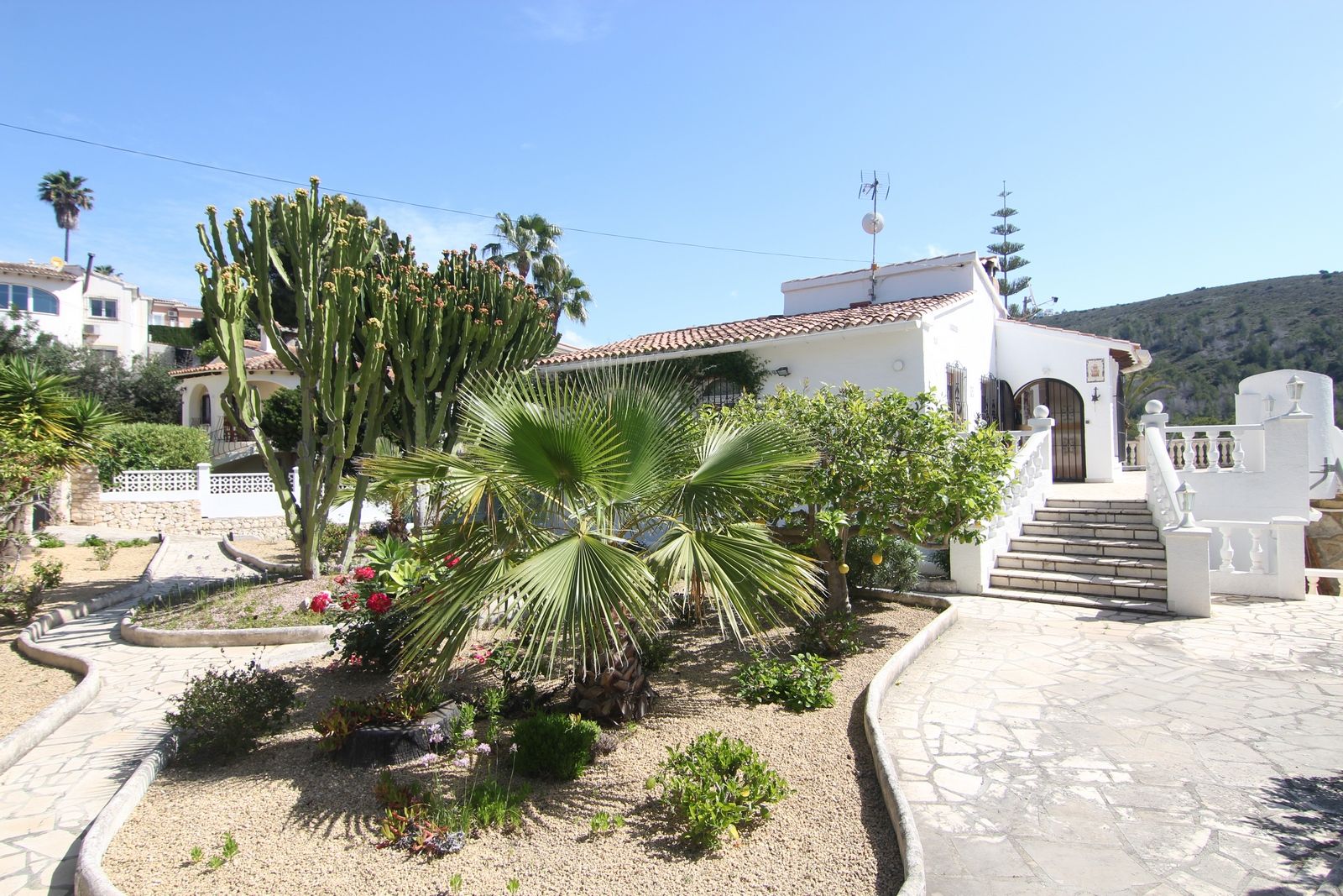 Villa zum Verkauf in ruhiger Lage von El Portet mit Pool.
