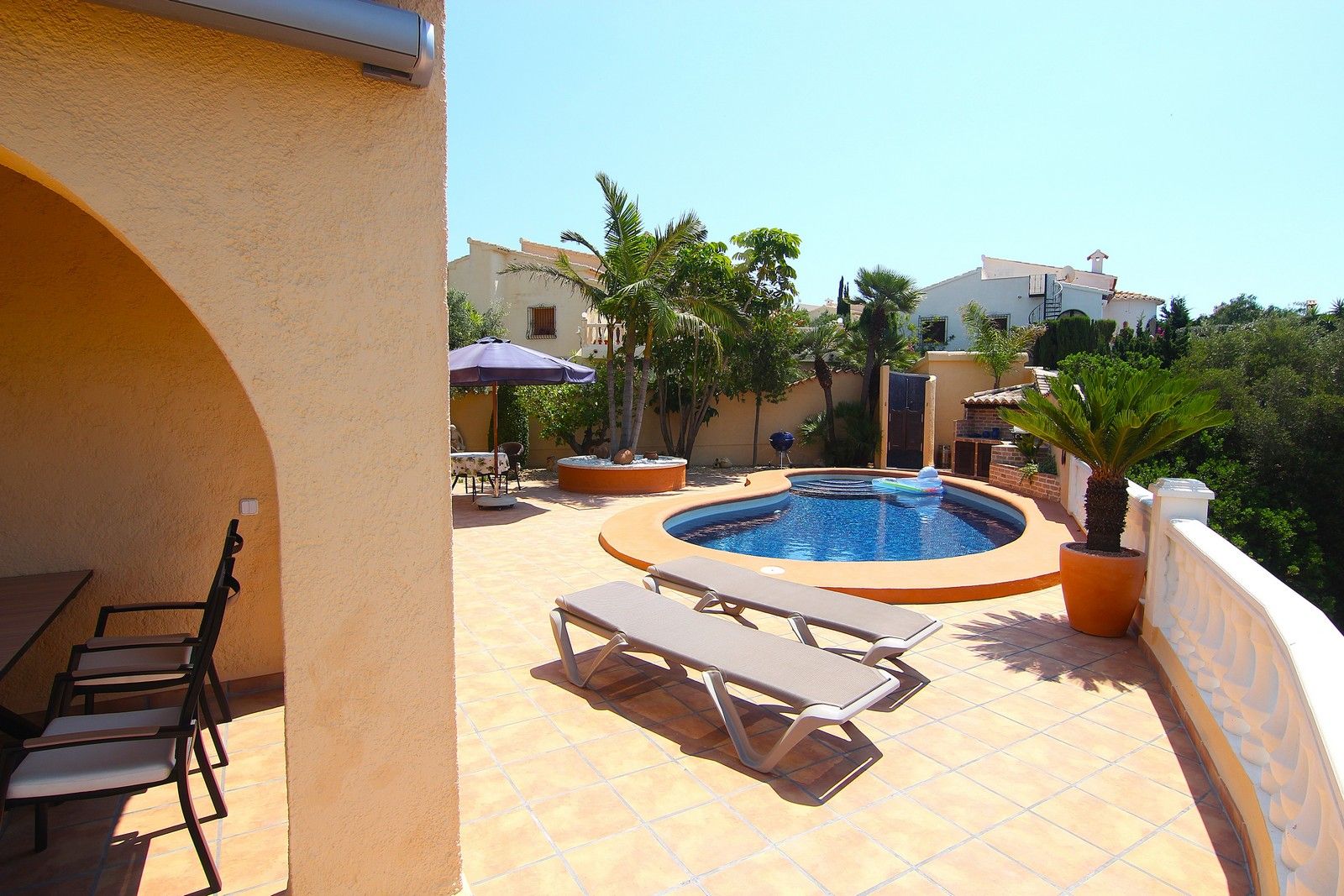 Villa mit Pool und spektakulärem Meerblick in Cumbre del Sol.