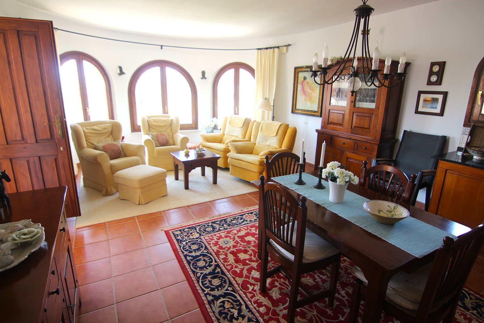 Villa mit Pool und spektakulärem Meerblick in Cumbre del Sol.
