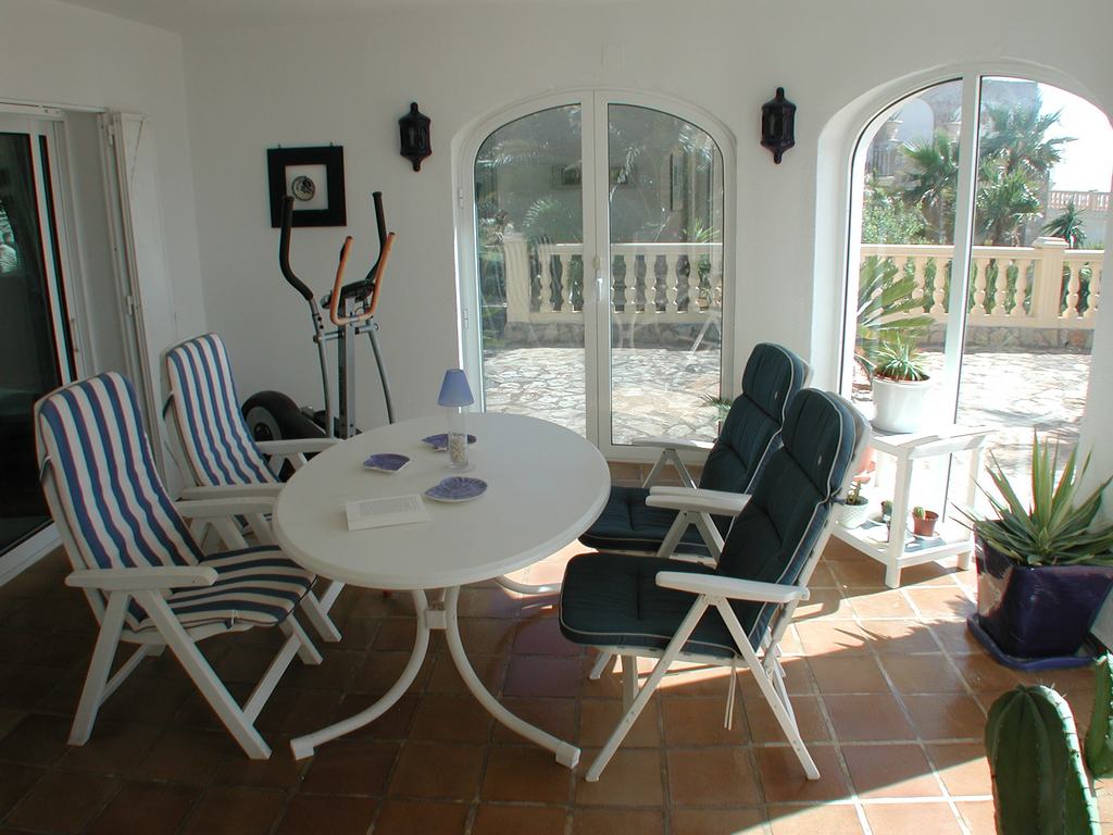 Einzigartige Villa zu verkaufen mit Innenpool und fantastischem Meerblick in der Cumbre de Sol - Benitachell