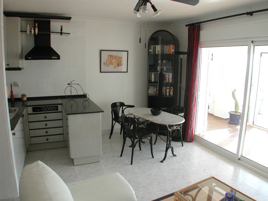 Einzigartige Villa zu verkaufen mit Innenpool und fantastischem Meerblick in der Cumbre de Sol - Benitachell