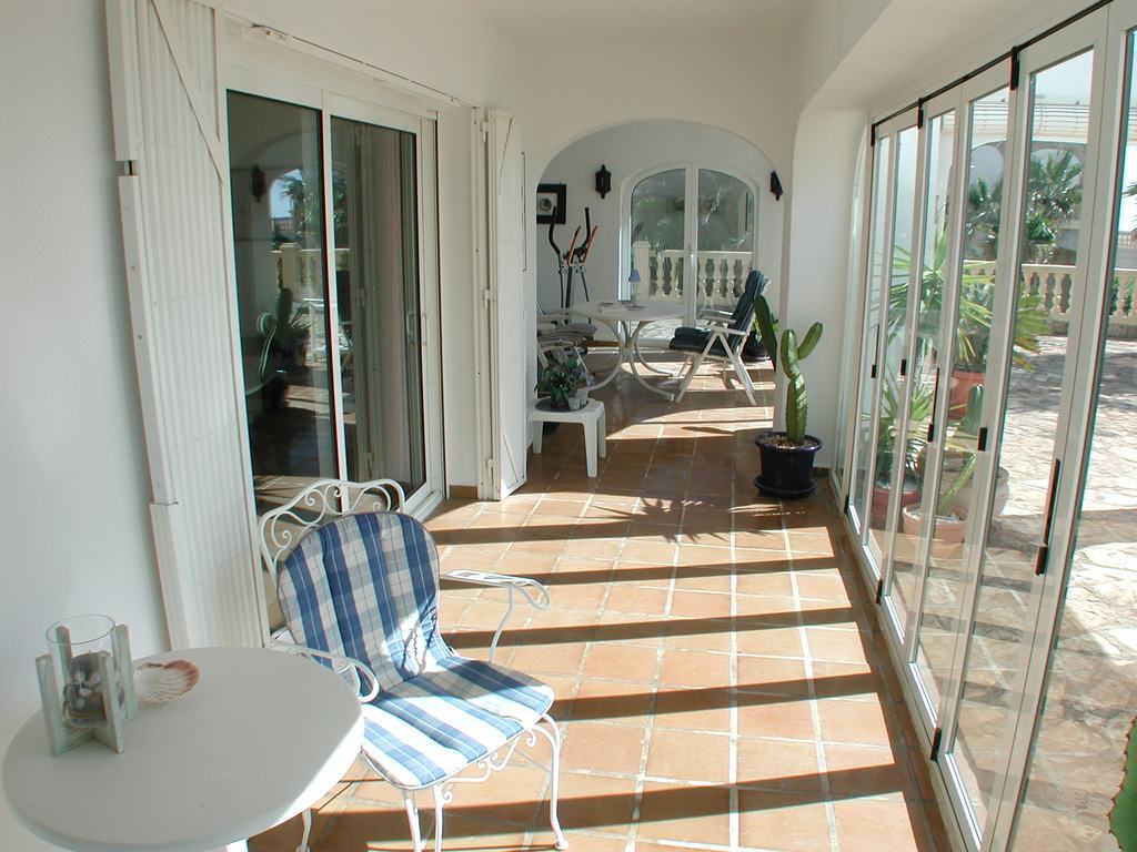 Einzigartige Villa zu verkaufen mit Innenpool und fantastischem Meerblick in der Cumbre de Sol - Benitachell