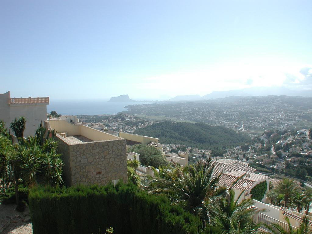 Einzigartige Villa zu verkaufen mit Innenpool und fantastischem Meerblick in der Cumbre de Sol - Benitachell