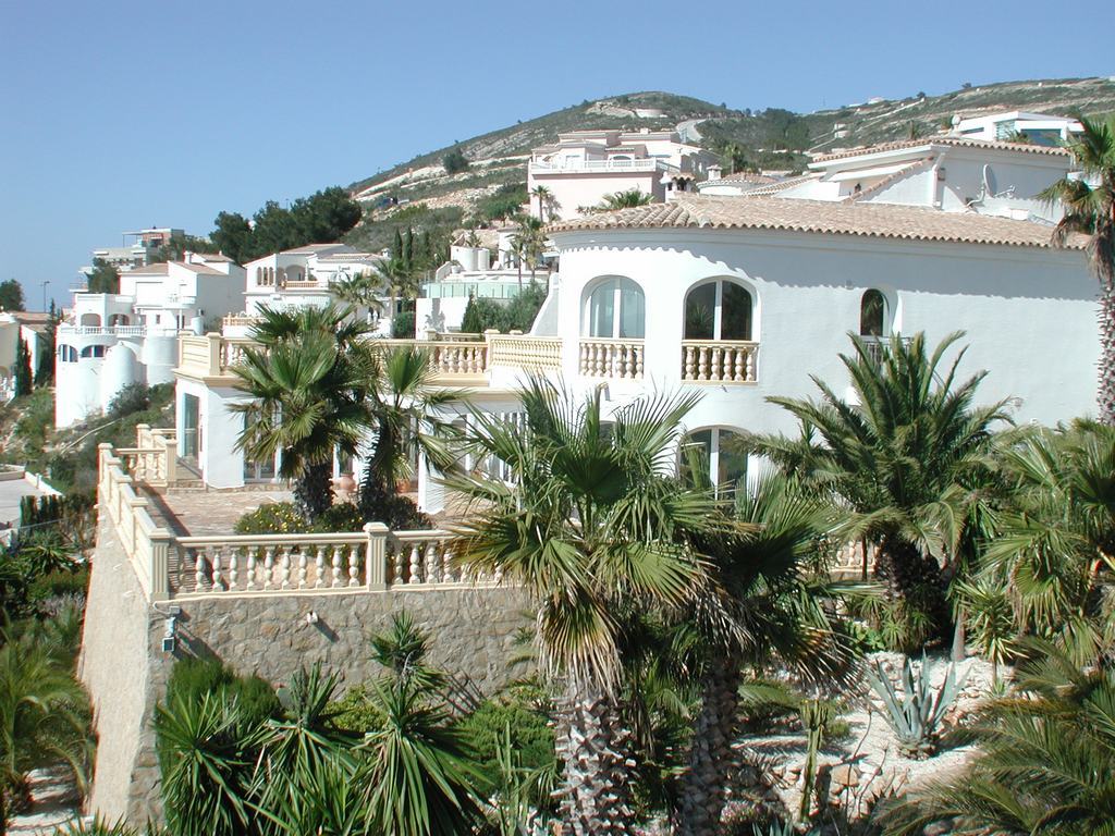 Einzigartige Villa zu verkaufen mit Innenpool und fantastischem Meerblick in der Cumbre de Sol - Benitachell