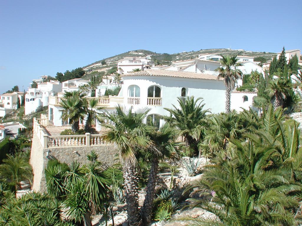 Einzigartige Villa zu verkaufen mit Innenpool und fantastischem Meerblick in der Cumbre de Sol - Benitachell
