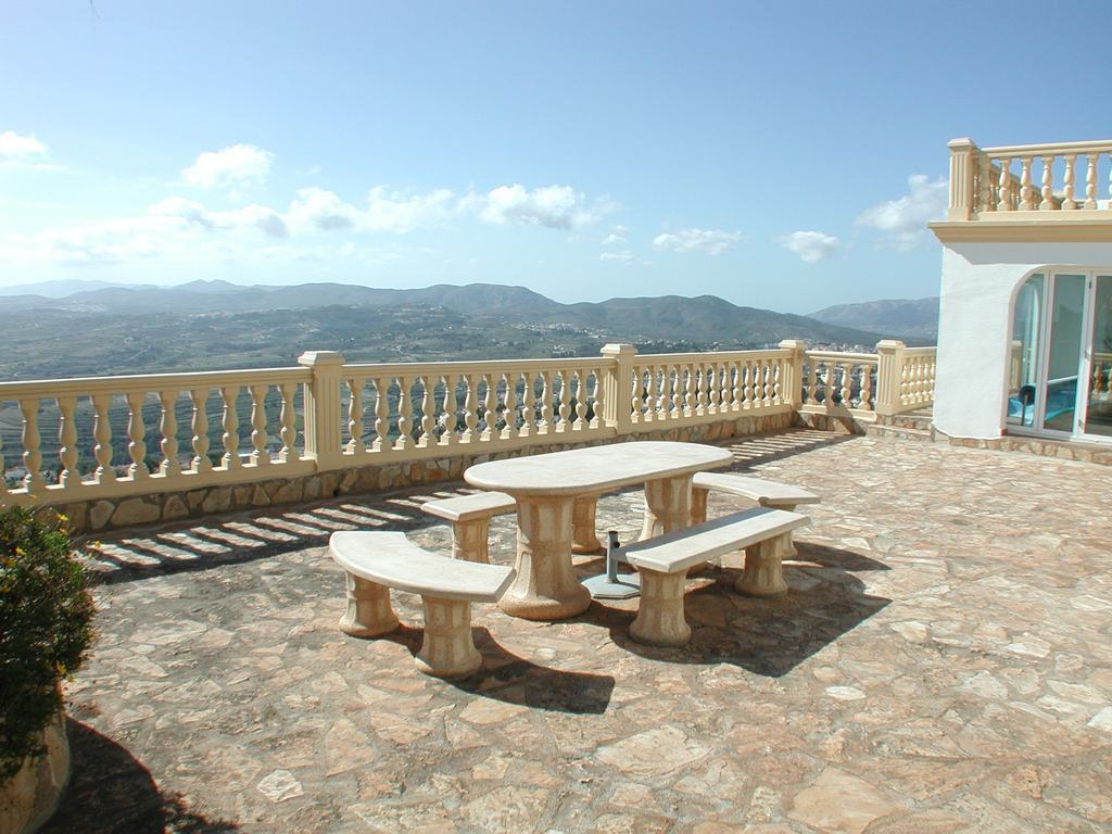Einzigartige Villa zu verkaufen mit Innenpool und fantastischem Meerblick in der Cumbre de Sol - Benitachell
