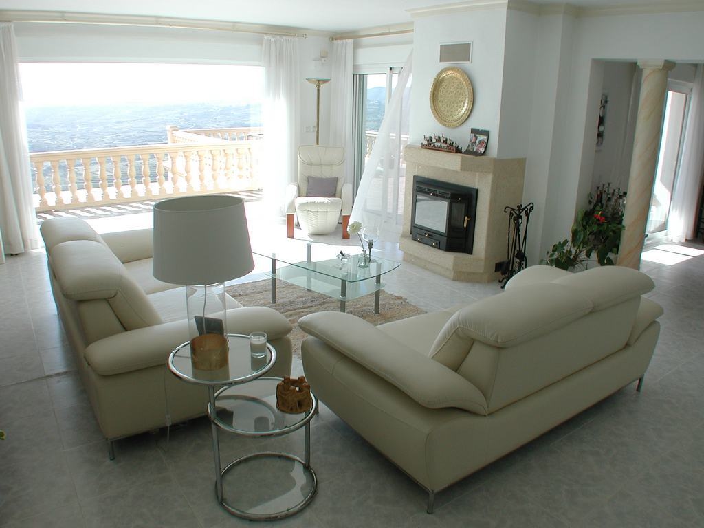 Einzigartige Villa zu verkaufen mit Innenpool und fantastischem Meerblick in der Cumbre de Sol - Benitachell