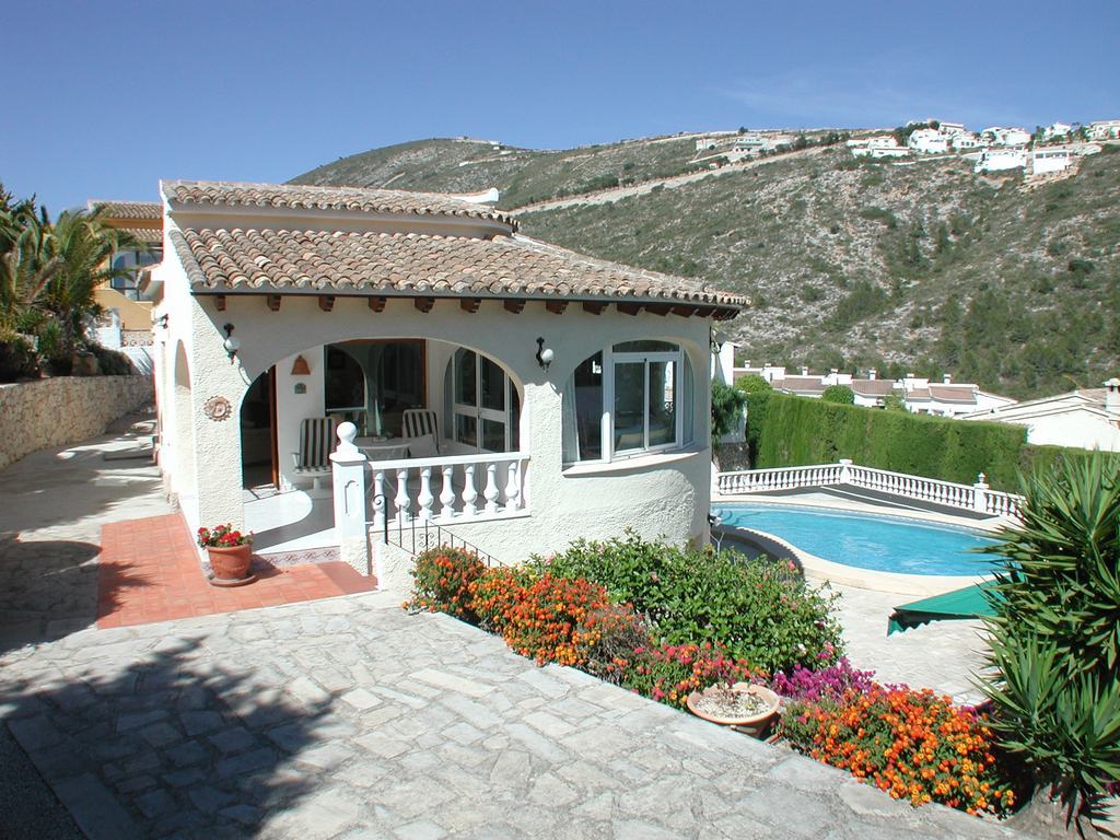 Wunderbare Villa zu verkaufen mit Pool und einzigartigen Meerblick  in Moraira