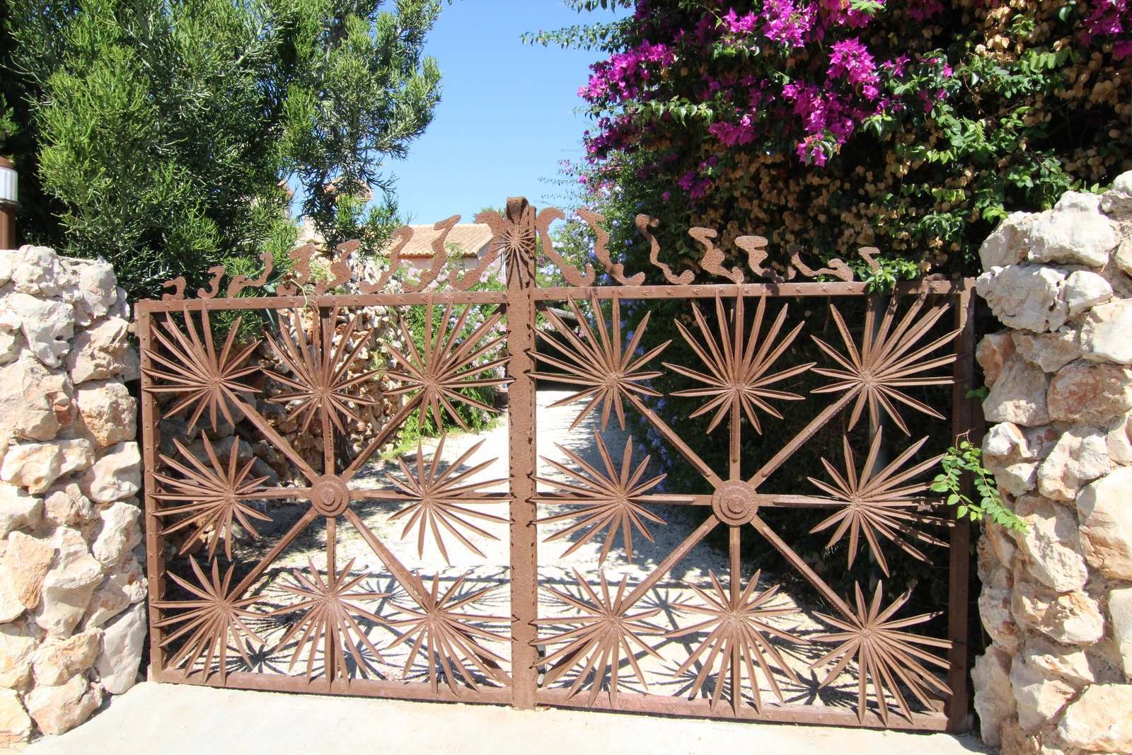 Villa zum Verkauf in Jávea erstellt von Toni Mari, Bildhauer.