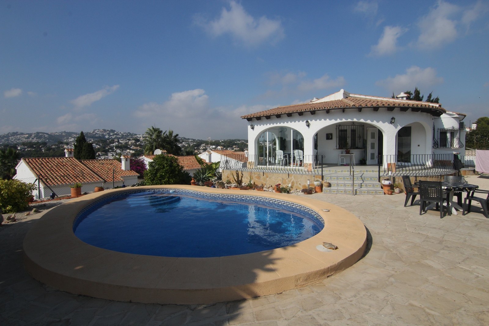 Sehr gepflegte Villa zum Verkauf nahe bei Moraira und dem Strand