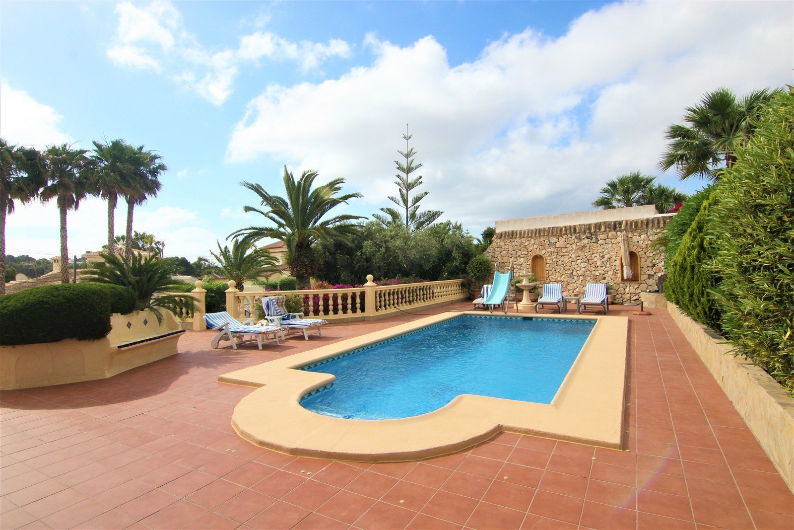 Villa mit Schwimmbad zum Verkauf in Moraira.