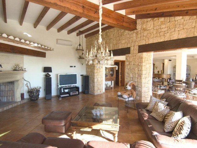 Unikat zum Verkauf in Toplage mit fantastischer Meersicht in Moraira