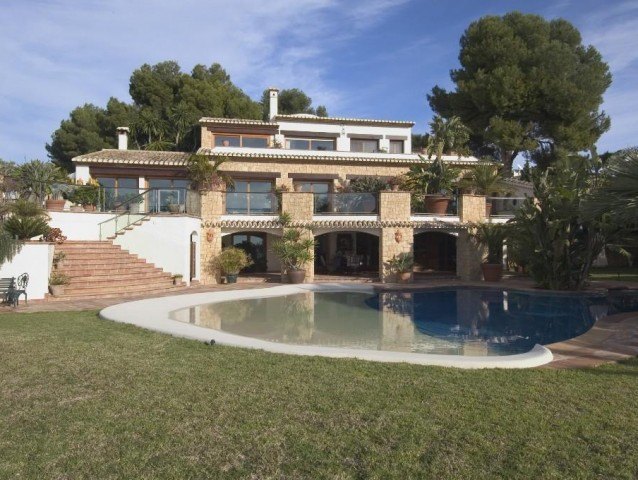 Unikat zum Verkauf in Toplage mit fantastischer Meersicht in Moraira